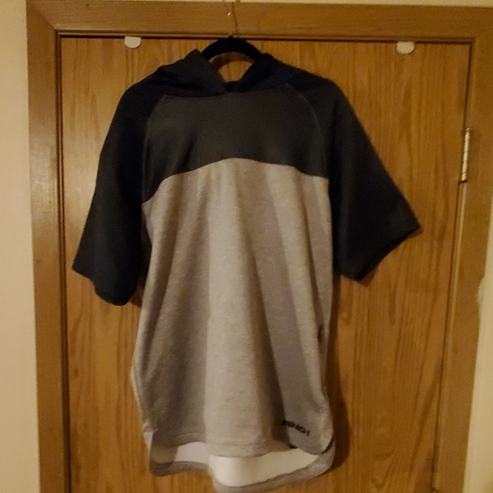 AND 1 Short sleeve  hoodie